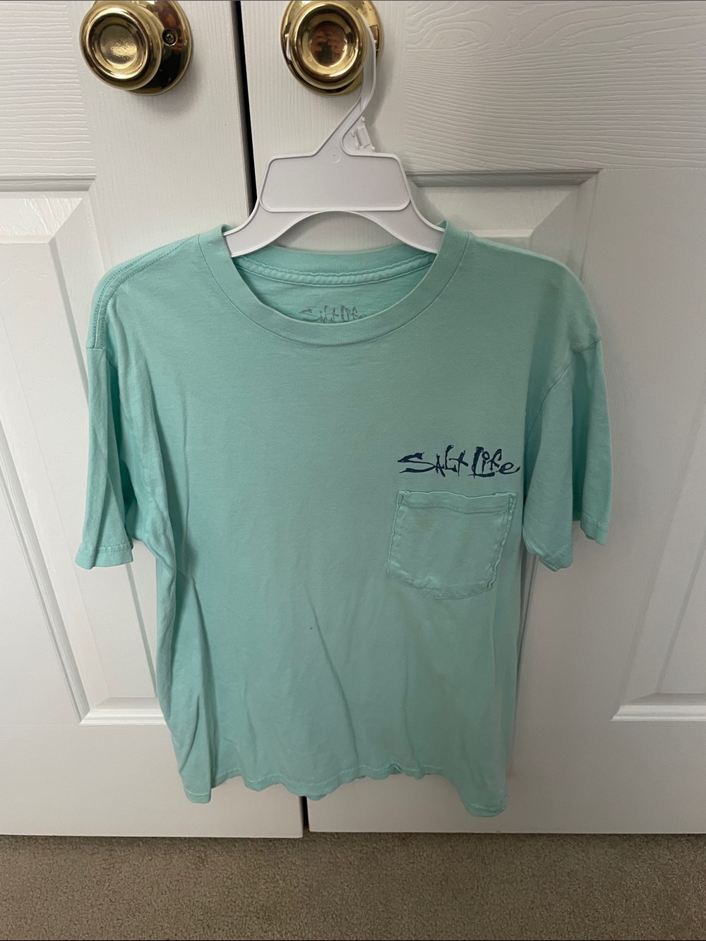 Salt Life Men's Seafoam Pocket T-shirt with Navy Logo Small (Fair)